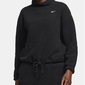 New womens nike oversized therms-fit pull over